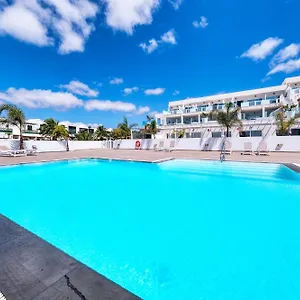 Luminosa Con Vista A La Piscina Сasa de vacaciones